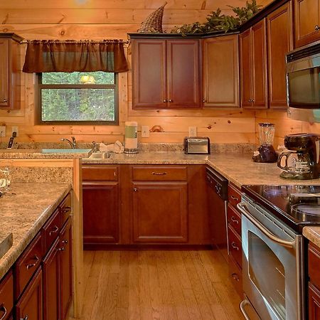 Four Seasons Holiday Home Gatlinburg Bagian luar foto
